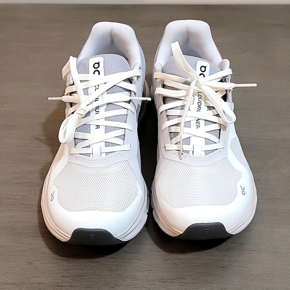 On Running - CloudRunner 2 size 8 Wide - Picture 7 of 7